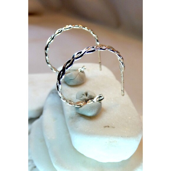 Sterling Silver Braided Hoop Earrings Light Weight  20mm - Picture 1 of 3